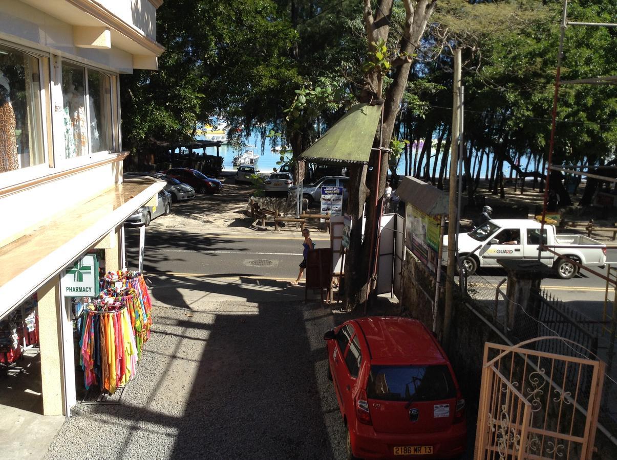 Ebrahim Flats - Grand Baie Beach Екстериор снимка